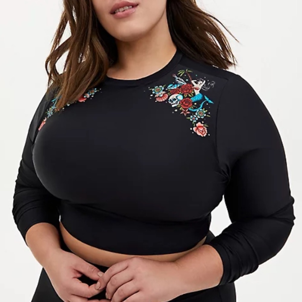 Nwt torrid long sleeve cropped swim guard top